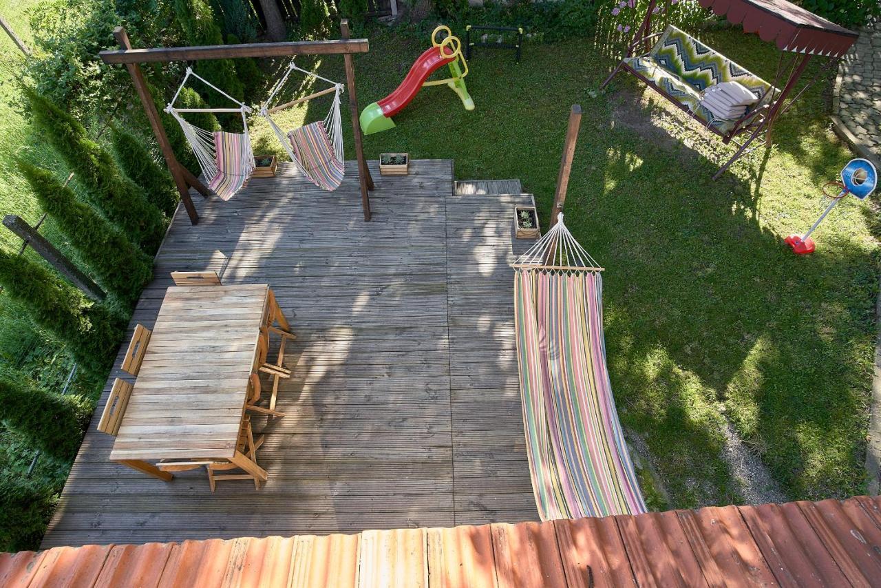 Walnut Tree Cottage Sacele Ngoại thất bức ảnh