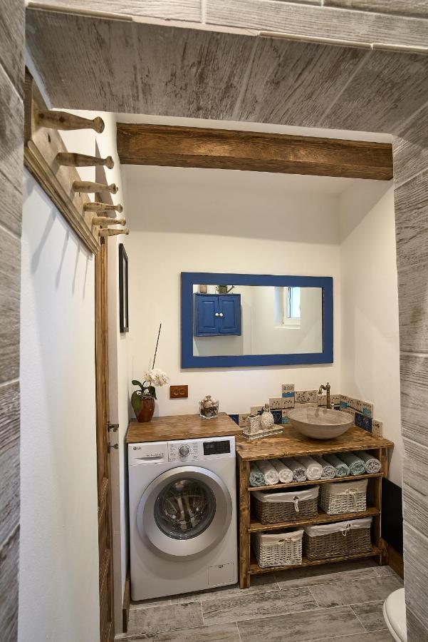 Walnut Tree Cottage Sacele Ngoại thất bức ảnh