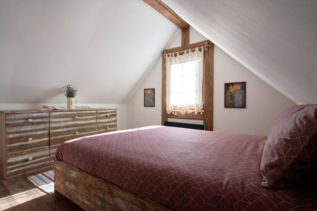 Walnut Tree Cottage Sacele Ngoại thất bức ảnh