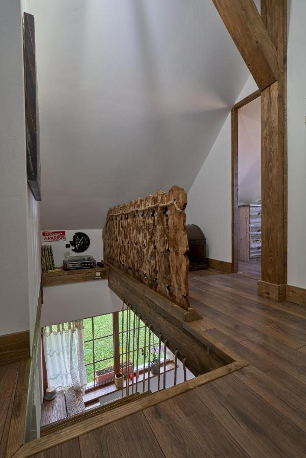 Walnut Tree Cottage Sacele Ngoại thất bức ảnh
